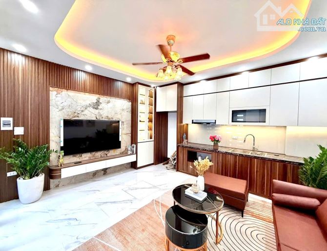 Ngay khu đô thị Linh Đàm - Xây mới - Mặt tiền rộng - Ngõ nông - 33M Full nội thất.