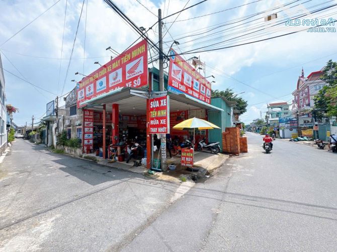 Bán nhà góc 2 mặt tiền sổ riêng thổ cư p. Hố Nai