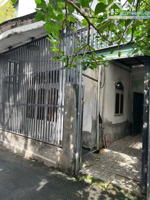 Bán nhà c4 cũ ngay chùa Phi Lai p. Tấn Tiến cũ 74m2 giá 2 tỷ hơn