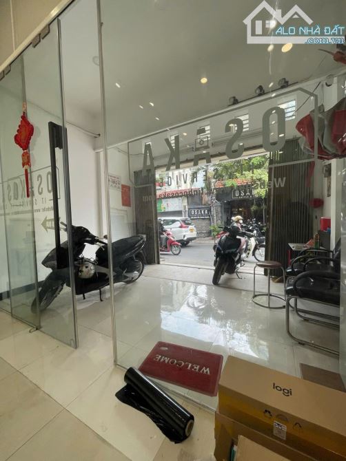 BÁN NHÀ MẶT TIỀN NGUYỄN TRỌNG TUYỂN. GIÁ 14 TỶ . QUẬN PHÚ NHUẬN