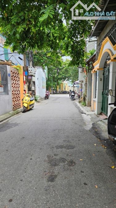 BÁN ĐẤT XUÂN ĐỈNH LÔ GÓC NGÕ CỰC THOÁNG OTO VÀO 40m RA PHỐ 40m MT 4.3m 7.9 Tỷ