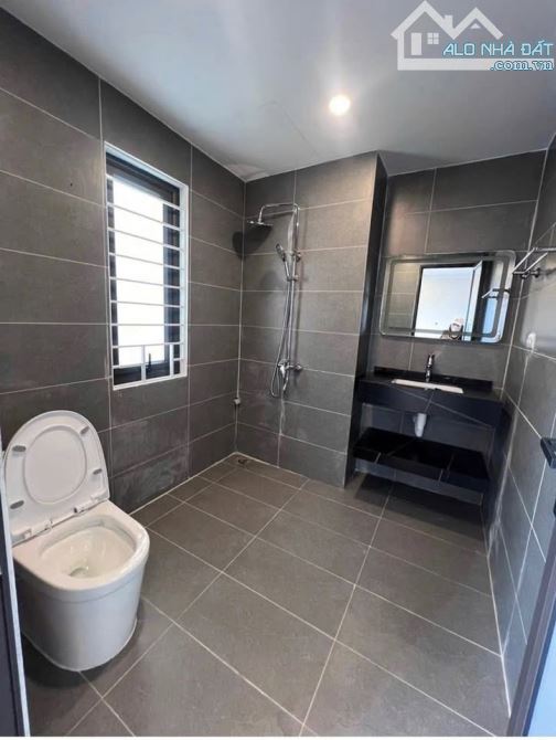 Nhà Hồng Tiến 60m2 x 4 tầng chốt ngay chờ chi!!!!