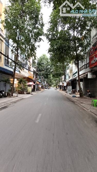 Bán gấp nhà đẹp ở ngay MTKD Đường số Tạ Quang Bửu, xe hơi ngủ nhà, 72m2, SHR, HCĐ.