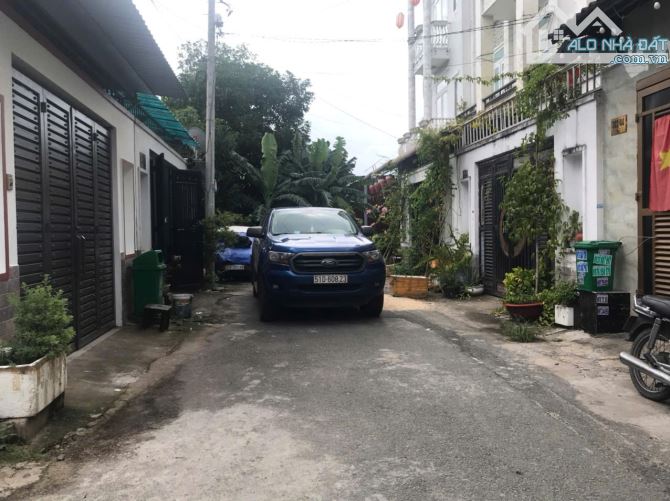 NHÀ ĐẸP HẺM NHỰA XE TẢI 3 TẦNG. VỊ TRÍ VÍP GẦN MT TRẦN THỊ NĂM. SHR FULL THỔ