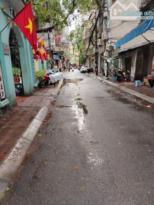 Bán nhà Đống Đa, kinh doanh sầm uất, ô tô vào nhà 19 tỷ