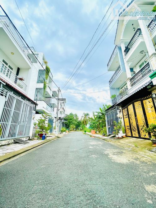 ✅Chủ về Quê cắt lỗ 500Triệu căn nhà 4 tầng xây để ở 🔥Giá 4 Tỷ 9 🔥Ngay Chợ Long Trường✅