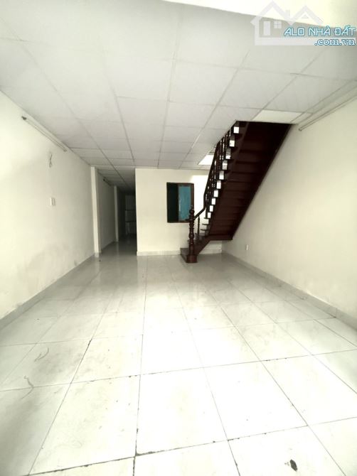 NHÀ GẦN PHẠM ĐĂNG GIẢNG GIÁP TÂN PHÚ - 61M2 (4X15) -SỔ NỞ HẬU - HẺM XE TẢI THÔNG. CHỈ 5 TỶ