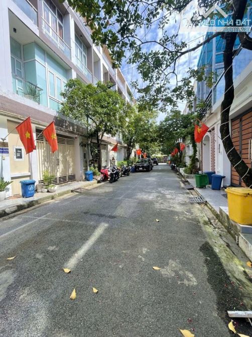 Bán nhà 4 tầng Khu Dân Cư Đồng Bộ đường TX25,phường THẠNH XUÂN, Q12,dt66,6 m²(4x27).Hẻm 7m