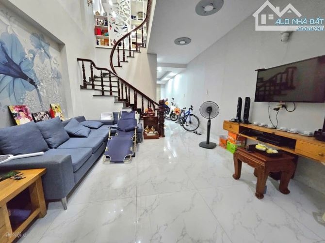 Cần Bán Nhà 1 Trệt 3 Lầu Mặt Tiền Đường Hàn Mặc Tử 58M2 (4.5x13) - Giá: 7.9Tỷ