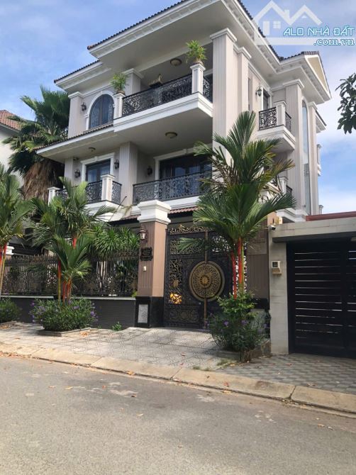 BÁN BIỆT THỰ ĐƠN LẬP BÌNH THẠNH - ĐẶNG THUỲ TRÂM P13 - DT 15x16m 4 TẦNG NHÀ MỚI - 35,5 TỶ