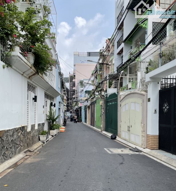 Chợ Hoàng Hoa Thám - Tân Bình - DT 4x19 - Nhà 4 Tầng Đẹp