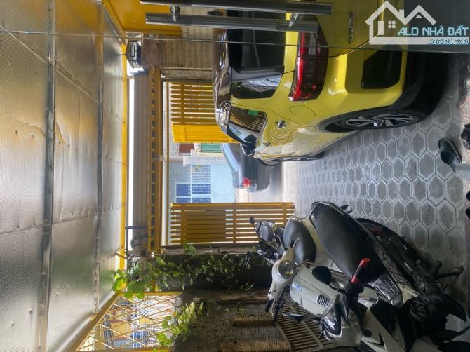NHÀ 4 LẦU XE HƠI NGỦ TRONG NHÀ - NGUYỄN VĂN LINH BÌNH THUẬN QUẬN 7-DT: 4.5*20m- 14 tỷ