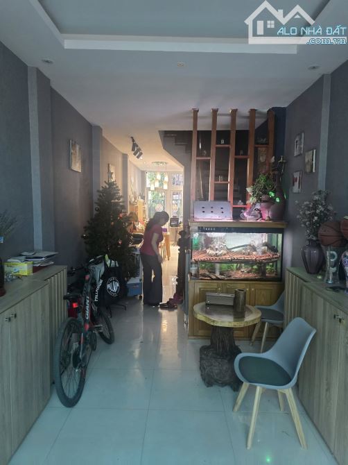 BÁN NHÀ Ở HOÀNG HOA THÁM - RỘNG 45M2 - NGÕ THÔNG - NHÀ THOÁNG MỚI ĐẸP