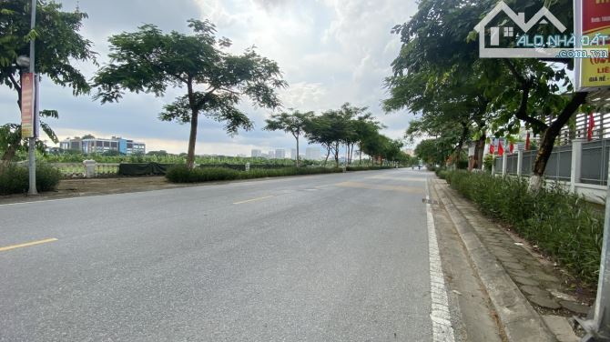 Bán đất đẹp Phúc Lợi, Long Biên, ô tô vào đất, ngõ rộng, sổ vuông vắn, DT 56m2, giá 6 tỷ++