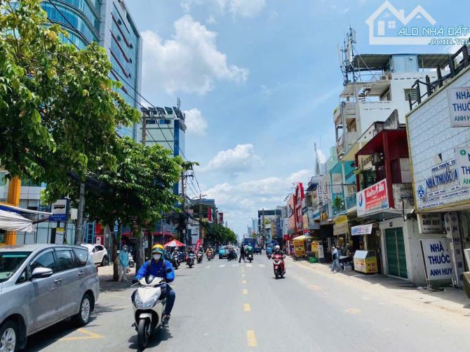 Bán nhà MT Đội Cung Q11. 6.4x17 nở hậu 7. Giá chỉ 18.2 tỷ TL