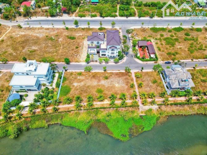 Bán đất mặt tiền Phong Châu KĐT Ven Sông Tắc 160m2 giá 35tr/m2