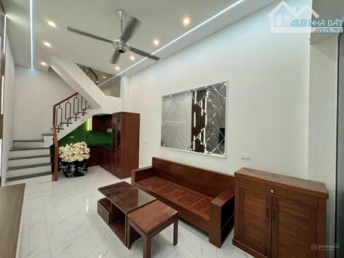 1 CĂN DUY NHẤT NHÀ PHỐ NGUYỄN TUÂN Ô TÔ ĐỖ CỬA MỚI ĐẸP 4 TẦNG 25M2 ĐỦ ĐỒ CHO THUÊ 15TR/ TH