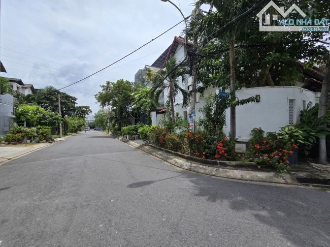 BIỆT THỰ 2 MẶT TIỀN – GIÁP QUẬN 7 – Vị trí cực hiếm – Lê Văn Lương, Phước Kiển, Nhà Bè