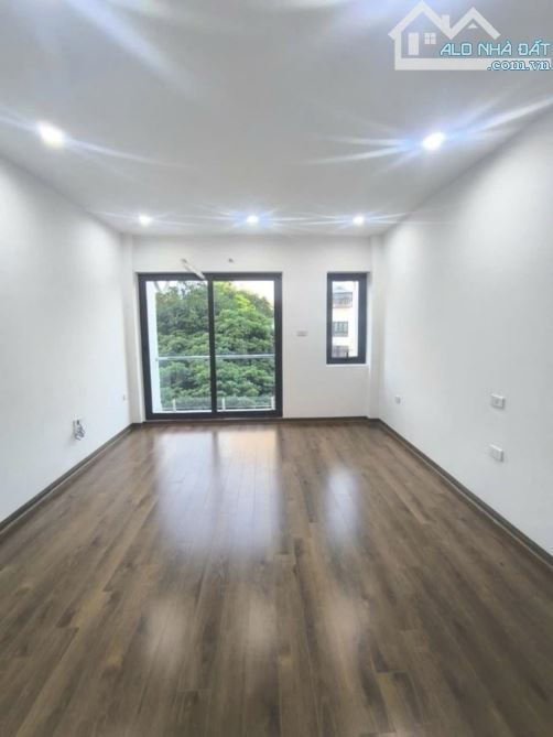 NHÀ NGỌC THỤY MỚI TINH ĐẬP HỘP - NỘI THẤT TỐT -NGÕ RỘNG THOÁNG -YÊN TĨNH RẤT PHÙ HỢP ĐỂ Ở.