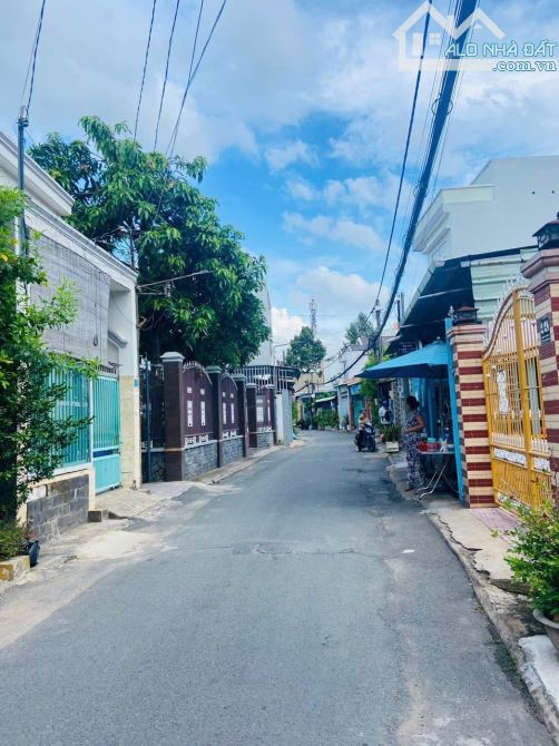 Bán Nhà gác đúc, góc 2 mặt tiền Kinh doanh, gần Gx.Thuận Hoà, cách đườg Nguyễn Ái Quốc 40M