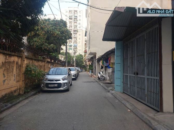 Bán đất Ngọc Thuỵ PHÂN LÔ Ô TÔ TRÁNH, NGÕ THÔNG 50m2, Mt3.5m giá 6.95 tỷ.