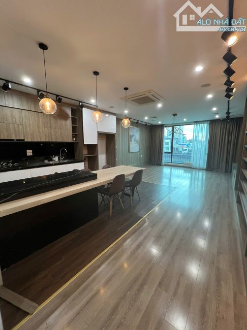 Bán tòa văn phòng mặt phố Nguyễn Xiển kinh doanh sầm uất ngày đêm dt 100 7t