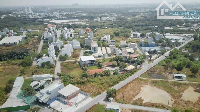 Bán 6 lô đất mặt tiền đường 30m, đường Bưng Ông Thoàn, P. Phú Hữu,DT 6060m2, giá 70 Tỉ