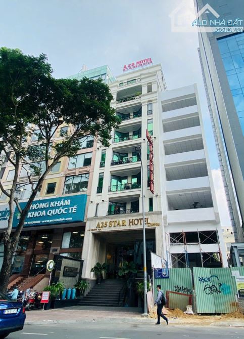Khách Sạn 3 Sao 10 Tầng mặt tiền Trương Định, Quận 3, 9x31m, HĐT 25.000 USD, Giá 269 Tỷ