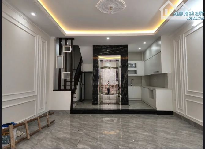Bán Nhà Phố Hoa Lâm 45m2 6 Tầng, MT 4.8m, Ô Tô Đỗ Cạnh Nhà, Bạt Ngàn Tiện Ích 8.x Tỷ