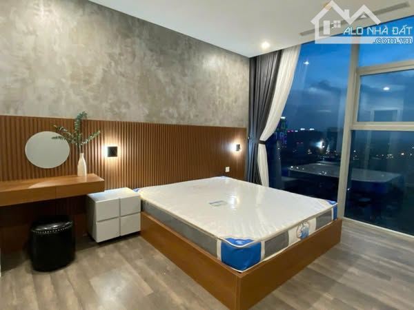 PHỐ PHẠM TUẤN TÀI CẦU GIẤY 18 TỶ DT 50M MT 5M 5T Ô TÔ TRÁNH Ô TÔ VÀO NHÀ KINH DOANH TỐT