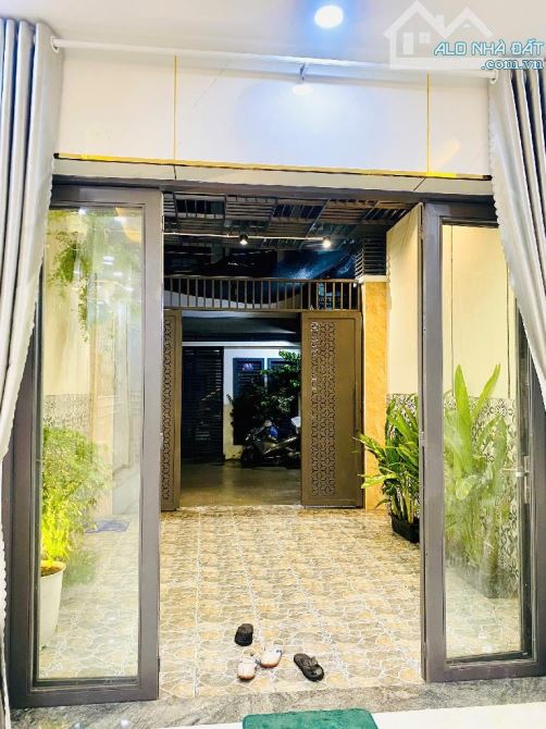 BÁN NHÀ 2 TẦNG THẠNH LỘC 12 NGAY NGÃ TƯ GA CHỈ HƠN 5 TỶ- DT 84m2 (4x21) Diện tích n