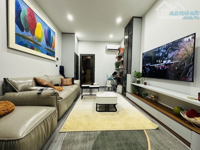 Bán tập thể Nam Thành Công - Huỳnh Thúc Kháng, sử dụng 60m2, khu vực hiếm nhà bán
