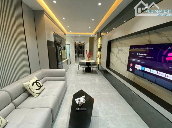 Hiếm! Bán nhà Văn Quán 40m 5 tầng, tháng máy, phân lô, ô tô chạy qua nhà chỉ 9.7 tỷ
