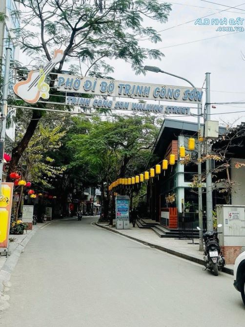CẦN BÁN GẤP BIỆT THỰ SÁT PHỐ TRỊNH CÔNG SƠN TÂY HỒ 120M 4 TẦNG NHỈNH 24 TỶ TL MẠNH.
