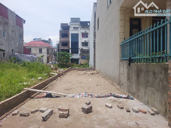 BÁN ĐẤT ĐÀM QUANG TRUNG 67M2. MT 4M. 30 Ô TÔ TRÁNH. NGÕ THÔNG. 9.5 TỶ