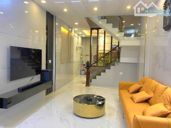 BÁN NHÀ ĐẸP SÁT KÊNH THAM LƯƠN.G - AEO.N MAILL - ĐƯỜNG XE TẢI - ( 4X16M )