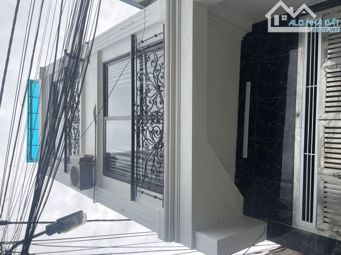 Bán nhà Yên Nghĩa, Hà Đông, 48m2, 4,5 tầng đẹp, lô góc 2 mặt đường,ôtô đỗ cửa,chỉ hơn 7 tỷ