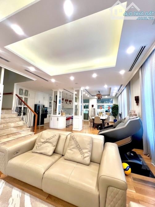 Bán Biệt thự  lô góc Nguyễn Trọng Tuyển Tân Bình 175m2 4Tầng 68tỷ - 11