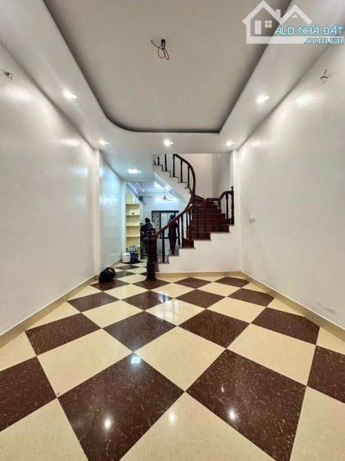 BÁN NHÀ DOÃN KẾ THIỆN - DÒNG TIỀN ĐẸP - 30M RA Ô TÔ TRÁNH - 50m2 - 5 TẦNG - 11.5 TỶ - 1