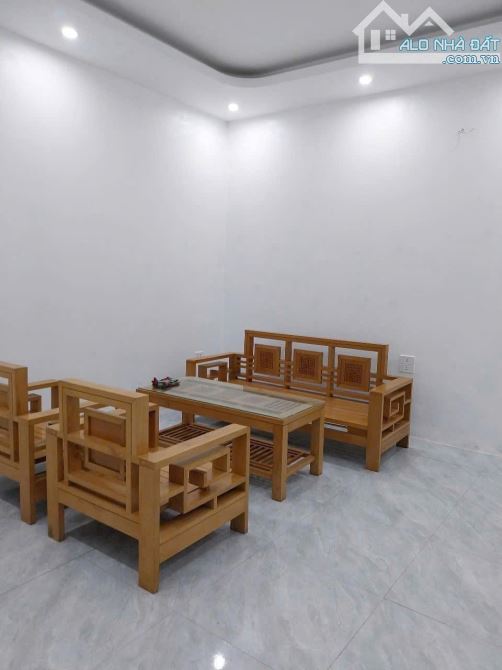 BÁN NHÀ 2 TẦNG ĐƯỜNG ÔTÔ CHÁNH DT: 75M2 GIÁ CHỈ 2 TỶ 750 THƯƠNG LƯỢNG - 1