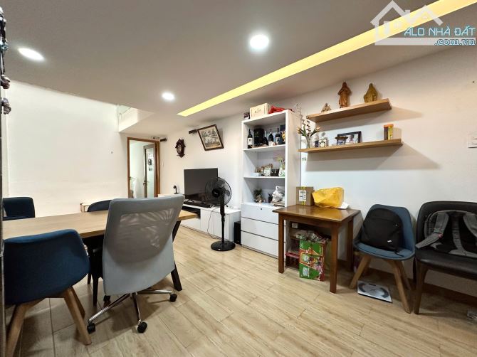 Chỉ Duy Nhất! Bán Nhà Hai Bà Trưng, Q1 - DT : 4x17 (68m2) 5Tầng - Giá 22Tỷ - HDT : 80tr/th - 1
