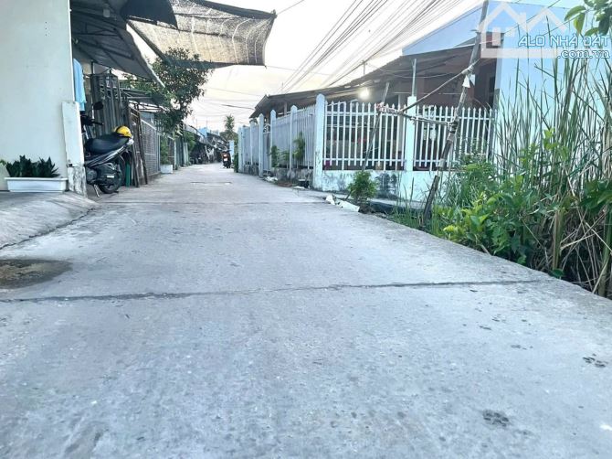 giá rẻ bất ngờ vì cần xoay vốn gấp– nhà 1 lầu ở Thới Tứ,Hóc Môn,839Tr.iệu,đã Sổ Hồng Riêng - 1
