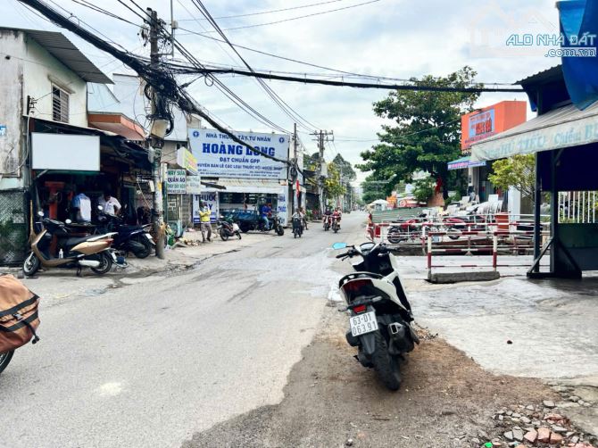 Bán nhà mặt tiền Chiến Lược ngang 5m Gần vòng xoay Phú Lâm , Q.6 - 1