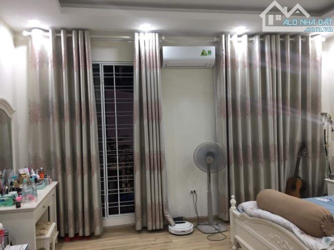 BÁN NHÀ CẦU GIẤY 40M² 5 TẦNG 8 PHÒNG ĐANG CHO THUÊ DÒNG TIỀN ỔN ĐỊNH VỊ TRÍ SIÊU ĐẸP. - 1