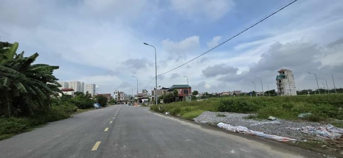 HIẾM X2 THÁI BÌNH ĐÔNG ANH ĐẤU GIÁ VỈA HÈ ÔTÔ TRÁNH KD SÁT Đ TỨ LIÊN GIÁ TRỊ BỀN VỮNG - 1