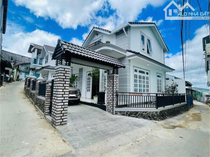 🏡  Bán Villa 3 Mặt Tiền Giá tốt Đường Nguyễn Siêu, P.7 Gần Chợ, Sân Ô Tô, Diện Tích Rộng - 1