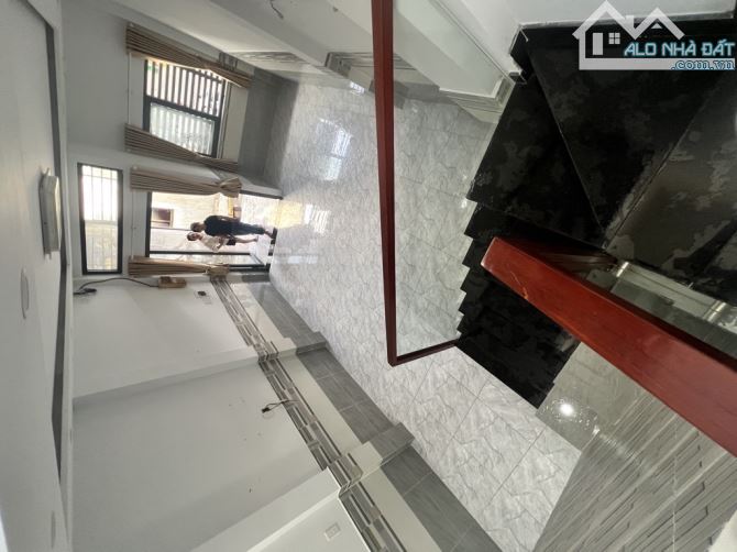 bán gấp nhà 1/ âu cơ 2 tầng sát mặt tiền 52m2 bên cạnh đại học văn hiến chỉ 4₫ - 1