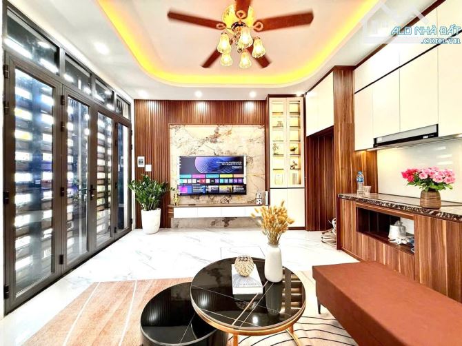 Ngay khu đô thị Linh Đàm - Xây mới - Mặt tiền rộng - Ngõ nông - 33M Full nội thất. - 1