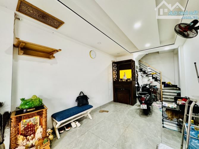 MẶT TIỀN KHU ĐƯỜNG HOA PHÚ NHUẬN - 5 TẦNG - XE HƠI NGỦ TRONG NHÀ - 3PN - CHỈ NHỈNH 8 TỶ - 1