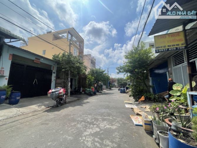 Bán gấp nhà cấp 4 MT đs 4 Tân Tạo A 5x20m giá 5,5 tỷ giá tốt đang cho thuê 12 triệu/tháng - 1